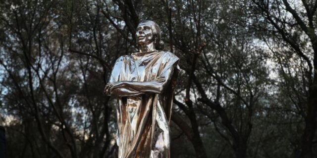 Η γλυπτική που θέλουμε: Τρεις προτάσεις “2-σε-1”