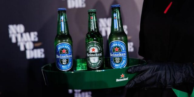 H Heineken συνεργάζεται με τον Daniel Craig με αφορμή τη νέα ταινία «No Time To Die»