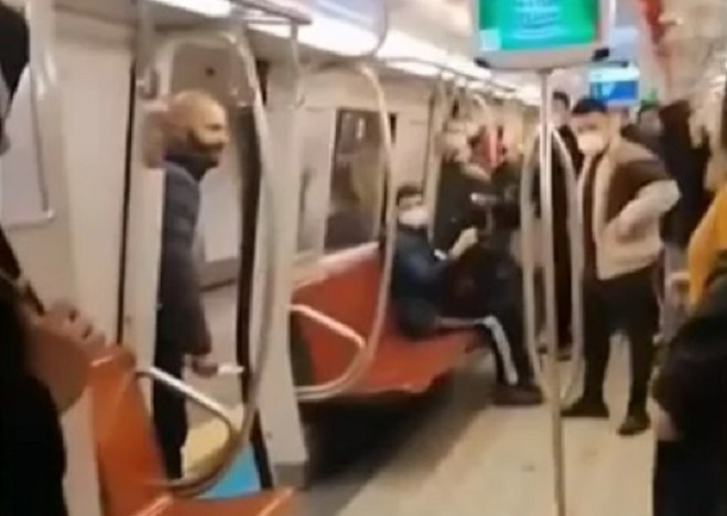 Τουρκία: Άνδρας απειλούσε γυναίκες με μαχαίρι στο μετρό της Κωνσταντινούπολης