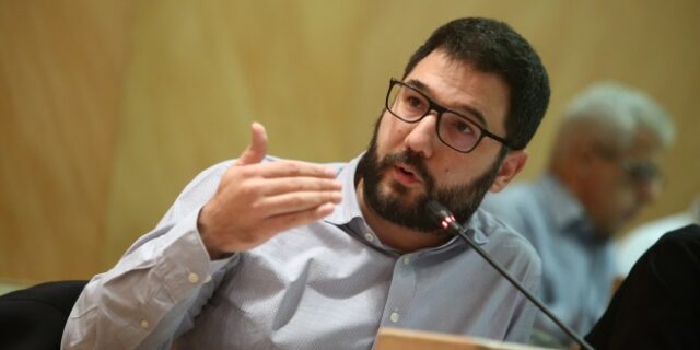 Ηλιόπουλος: Ο κ. Μητσοτάκης έχει συνθηκολογήσει στη μάχη με την πανδημία