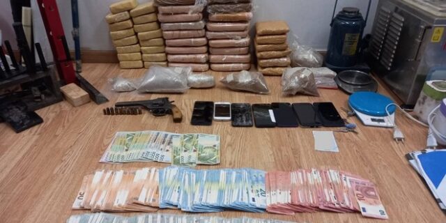 Εξαρθρώθηκε κύκλωμα διακίνησης μεγάλων ποσοτήτων ηρωίνης στο κέντρο της Αθήνας