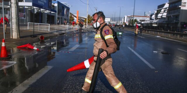 Εποχικοί Πυροσβέστες: Από ήρωες το καλοκαίρι, εχθροί το χειμώνα