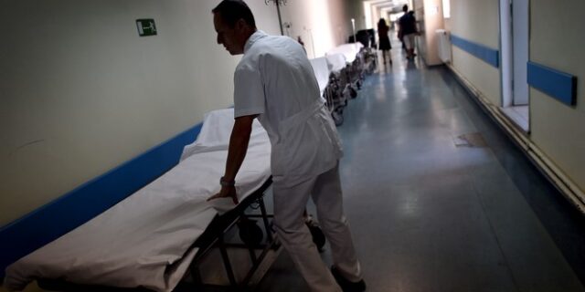 Κορονοϊός: Με ράντζα στη μάχη αναχαίτισης της πανδημίας το ΕΣΥ