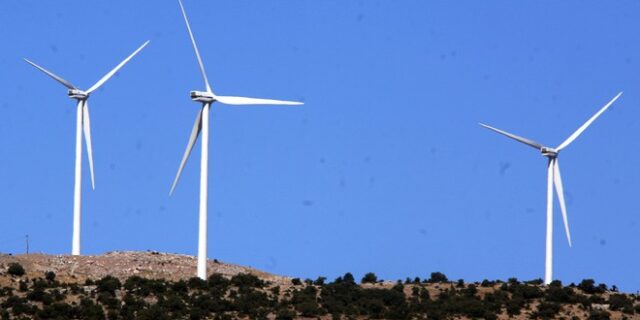Κίνδυνος για τους παραγωγούς ΑΠΕ από την αφαίμαξη πόρων για να καταβληθεί η επιδότηση στο ρεύμα