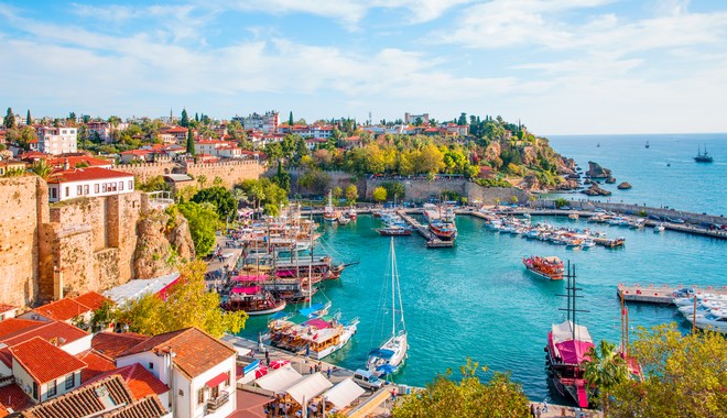 Μια περιοχή της Τουρκίας υποδέχθηκε σχεδόν τον αριθμό τουριστών που ήρθαν φέτος στην Ελλάδα