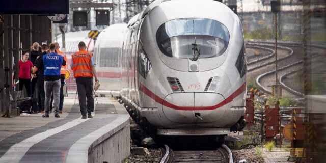 Γερμανία: Επίθεση με μαχαίρι μέσα σε τρένο – Τρεις τραυματίες
