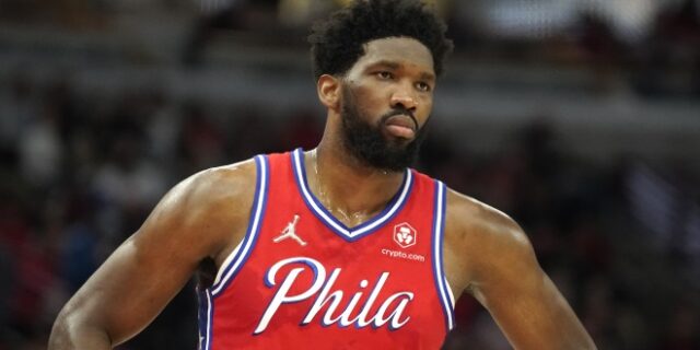 NBA: Θετικός στον κορονοϊό ο Τζοέλ Εμπίντ – Χάνει το παιχνίδι με τους Μπακς