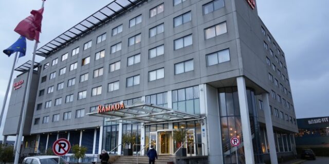 Ολλανδία: Συνελήφθη σε αεροσκάφος ζευγάρι που απέδρασε από “ξενοδοχείο Covid”