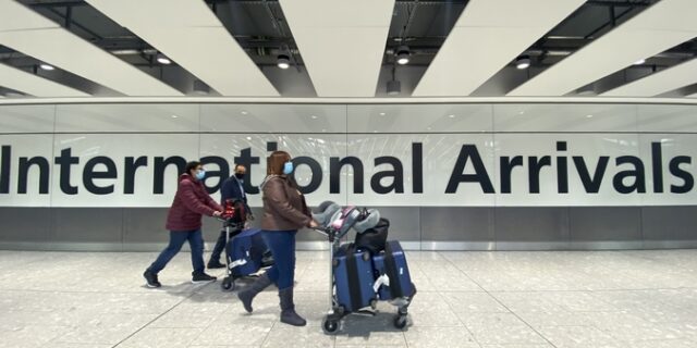 ΠΟΥ: “Παραλλαγή ανησυχίας” η νέα μετάλλαξη “Όμικρον” – Όσα πρέπει να γνωρίζετε