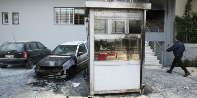 Επίθεση με βόμβες μολότοφ στην Τροχαία Πειραιά