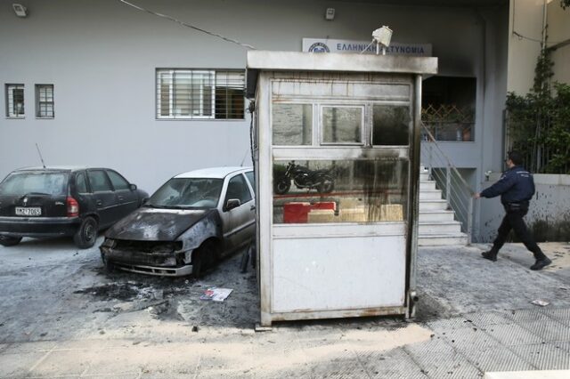 Επίθεση με βόμβες μολότοφ στο Α.Τ. Ακροπόλεως