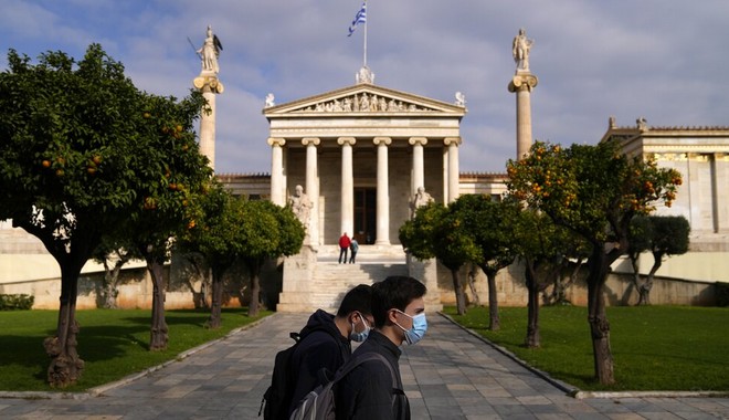 Μετάλλαξη Όμικρον: Στο τραπέζι νέα μέτρα – Τι εξετάζει η κυβέρνηση