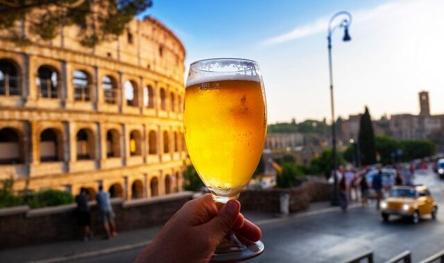 Κολοσσαίο: 800 ευρώ κόστισαν… δύο μπίρες σε Αμερικανούς τουρίστες