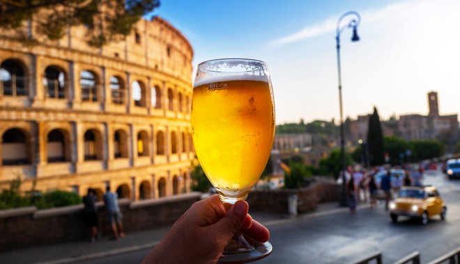 Κολοσσαίο: 800 ευρώ κόστισαν… δύο μπίρες σε Αμερικανούς τουρίστες