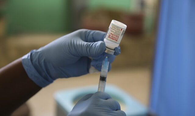 Εμβόλιο κορονοϊού: Το booster προφυλάσσει κατά 93% από τη νοσηλεία και κατά 81% από το θάνατο