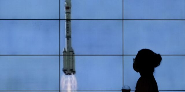Κίνα: Δοκιμή υπερηχητικού πυραύλου που εκτόξευσε βλήμα εν πτήσει – Ανησυχία στις ΗΠΑ