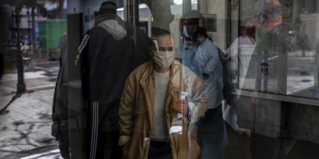 Κορονοϊός – Διασπορά: Μεγάλη ανησυχία για Αττική, Θεσσαλονίκη και άλλες 12 περιοχές