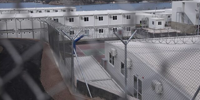 Εγκαινιάστηκαν οι νέες κλειστές ελεγχόμενες δομές μεταναστών σε Λέρο και Κω