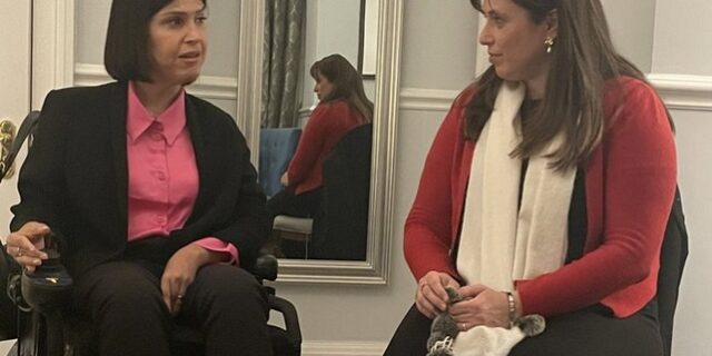 Απίστευτο: Η σύνοδος της COP26 δεν ήταν προσβάσιμη για την υπουργό Ενέργειας του Ισραήλ που βρίσκεται σε αναπηρικό αμαξίδιο