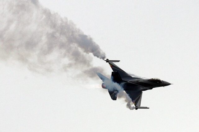 Έπεσε F-16 της Πολεμικής Αεροπορίας – Σώος ο πιλότος
