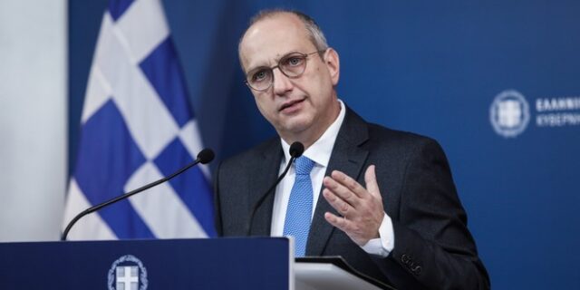 Οικονόμου: “Ούτε lockdown θα γίνει, ούτε το ΕΣΥ θα καταρρεύσει”