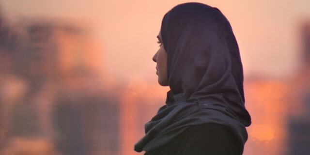 Συμβούλιο της Ευρώπης: Σάλος με την καμπάνια του για τη χιτζάμπ – Γιατί αποσύρθηκε