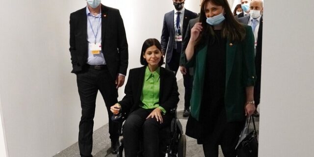 COP26: Μία μέρα μετά κατάφερε να μπει η Ισραηλινή υπουργός με το αναπηρικό της αμαξίδιο