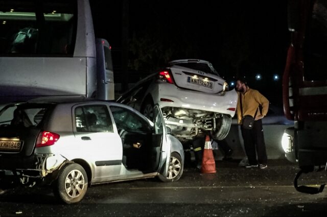 Καραμπόλα με 4 οχήματα στην Αττική Οδό – Μεγάλες καθυστερήσεις