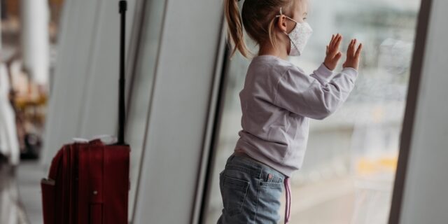 ΥΠΑ: Με self test 24 ωρών τα αεροπορικά ταξίδια των ανηλίκων 4 – 17 ετών