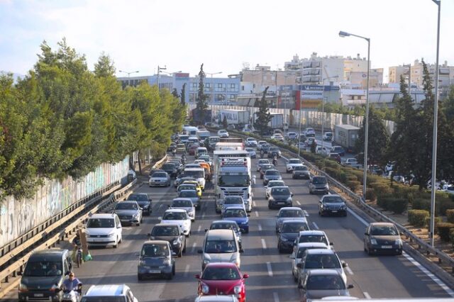 Κίνηση στους δρόμους: “Κόκκινος” ο Κηφισός, προβλήματα στο κέντρο της Αθήνας – LIVE Χάρτης
