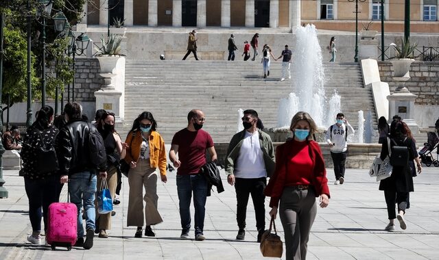 Κυβέρνηση: “Όχι” σε lockdown, “ναι” σε μέτρα για τους ανεμβολίαστους