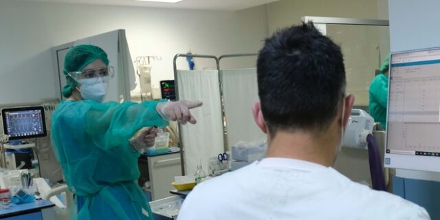 Κορονοϊός: 7805 νέα κρούσματα σήμερα στην Ελλάδα – 91 νεκροί και 575 διασωληνωμένοι