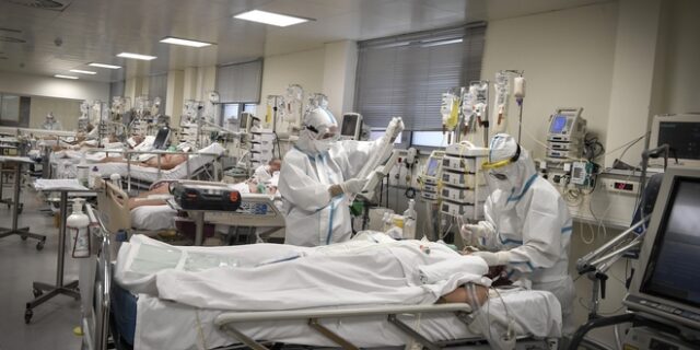 Κορονοϊός: Ρεκόρ με 7335 νέα κρούσματα σήμερα στην Ελλάδα – 65 νεκροί και 477 διασωληνωμένοι