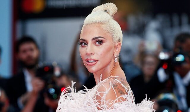 Lady Gaga: Ποζάρει γυμνή για το εξώφυλλο της Vogue