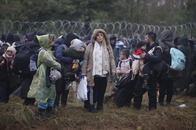 ΕΕ: “Υβριδική επίθεση” από τη Λευκορωσία με “όπλο” τους μετανάστες – Διευρύνονται οι κυρώσεις