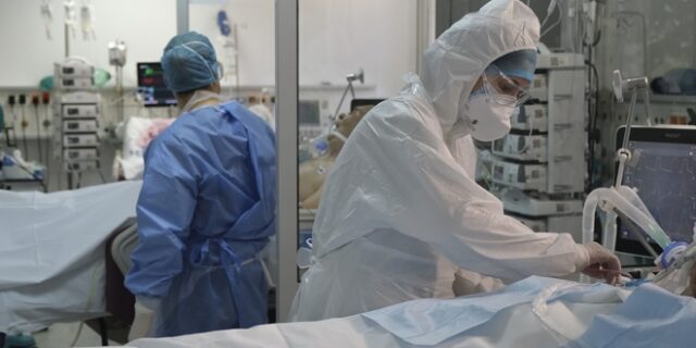 Κορονοϊός: 104 νεκροί και 6677 νέα κρούσματα σήμερα στην Ελλάδα – 657 διασωληνωμένοι