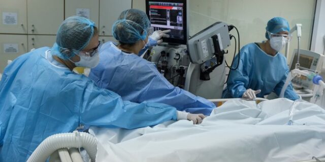 Κορονοϊός: Προς νέο ρεκόρ σήμερα με 6800 κρούσματα