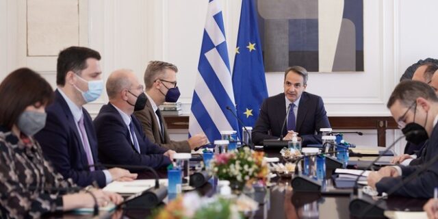 Νέα Μέτρα – Μητσοτάκης: Πρόστιμο 100 ευρώ στους άνω των 60 που δεν εμβολιάζονται