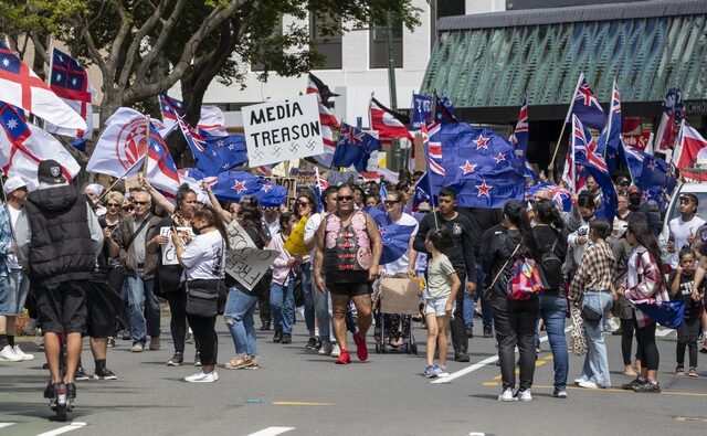 Κορονοϊός – Νέα Ζηλανδία: Χιλιάδες διαδήλωσαν κατά του υποχρεωτικού εμβολιασμού