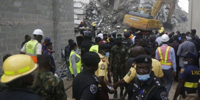 Κατάρρευση κτιρίου στη Νιγηρία: Τα σωστικά συνεργεία ανέσυραν δύο επιζώντες