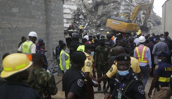 Κατάρρευση κτιρίου στη Νιγηρία: Τα σωστικά συνεργεία ανέσυραν δύο επιζώντες