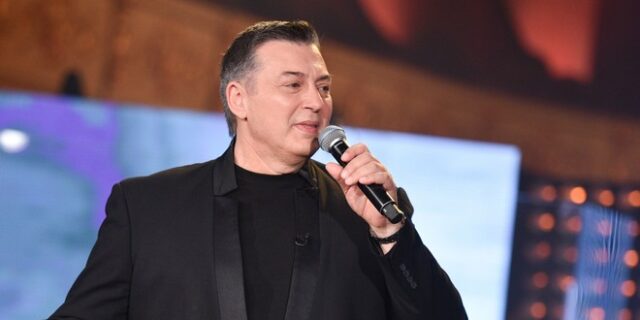 Νίκος Μακρόπουλος: “Θαυμάστρια έγραψε βιβλίο για την κηδεία μου”