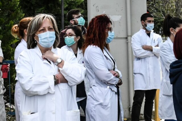 Κορονοϊός: Διορία μίας εβδομάδας στους ιδιώτες γιατρούς να συνδράμουν στο ΕΣΥ