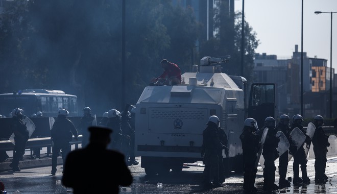 ΚΚΕ: Κατάργηση των μέσων καταστολής που απειλούν τη ζωή των διαδηλωτών