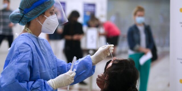 Όμικρον 2: Εντοπίστηκαν δύο νέα κρούσματα στην Ελλάδα
