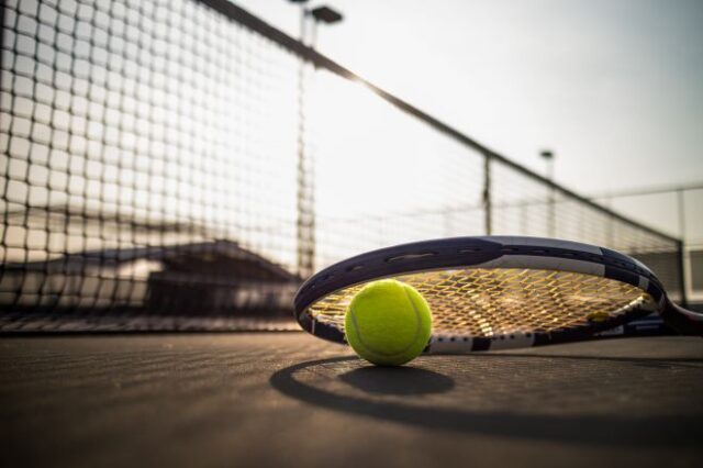 Σύλληψη προπονητή του τένις που είχε ερωτικές σχέσεις με 14χρονες αθλήτριές του