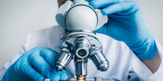Οι εργαστηριακοί γιατροί στην περίοδο της πανδημίας