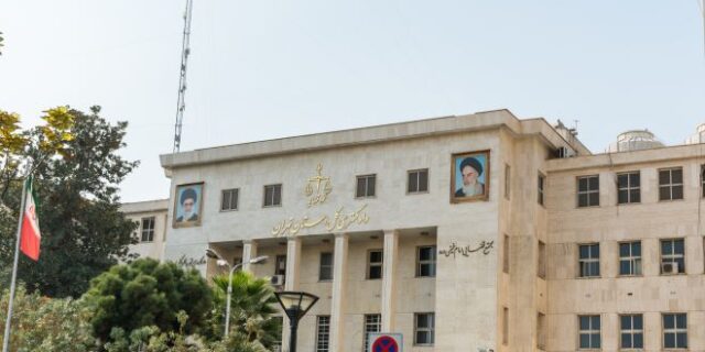 Ιράν: Ζευγάρι καταδικάστηκε σε θάνατο για μοιχεία
