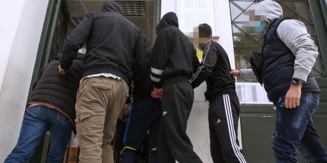 Συμμορία ανηλίκων: Συνελήφθη και το 4ο μέλος – Κανόνιζαν τις επιθέσεις στα social media