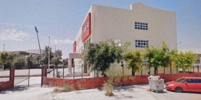 Πάτρα: Πέταξαν πέτρες σε σχολείο – Τραυματίστηκε μαθητής